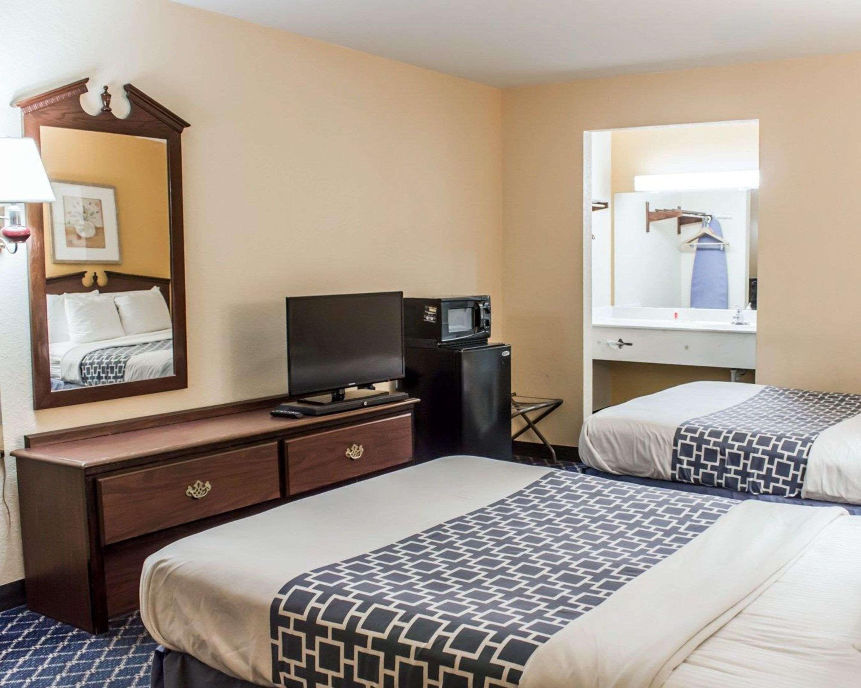 Econo Lodge Battleboro - Rocky Mount I-95 Экстерьер фото